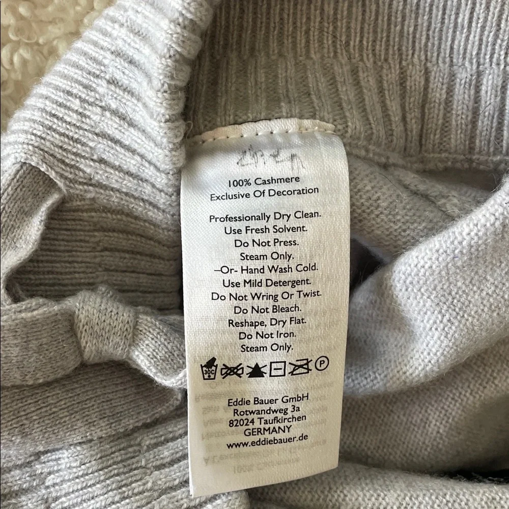 Eddie Bauer 100% cashmere Cozy Gray Hoodie and Jogger Set - Picture 5 of 16